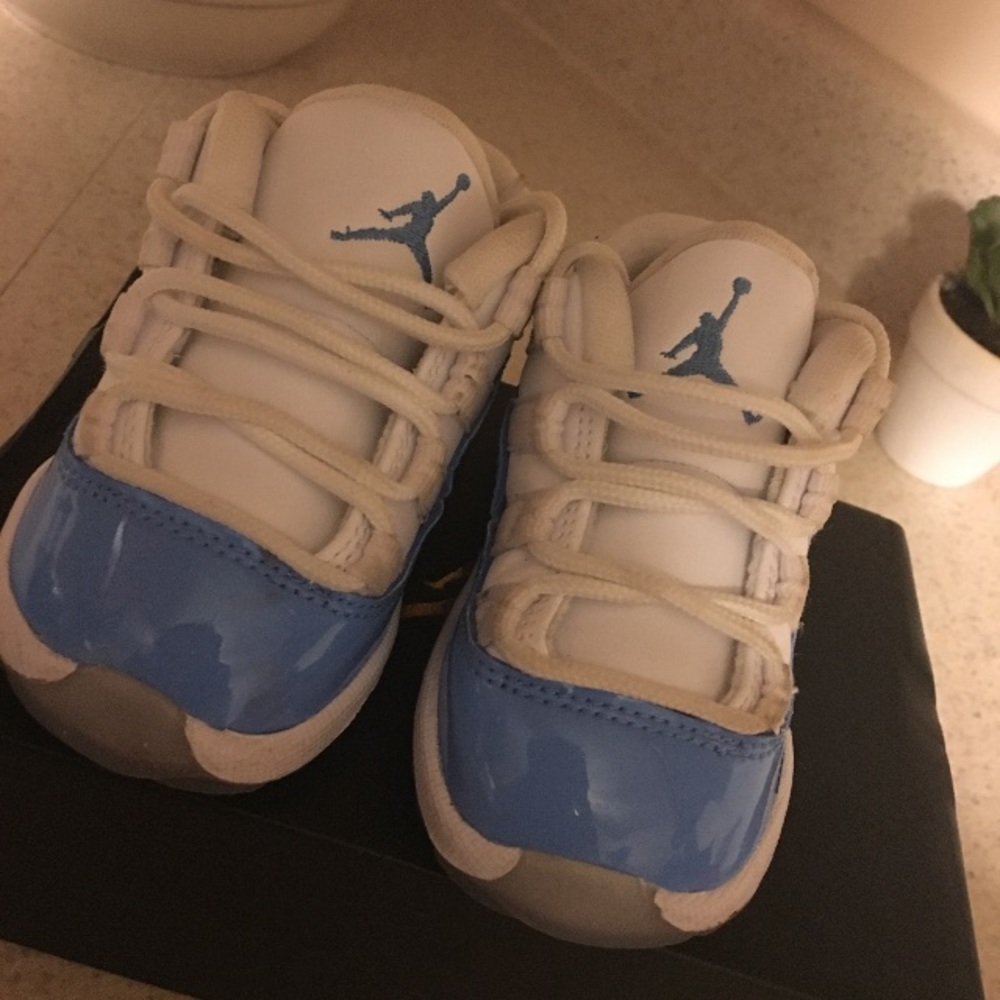 4c Jordan sneakers worn and loved